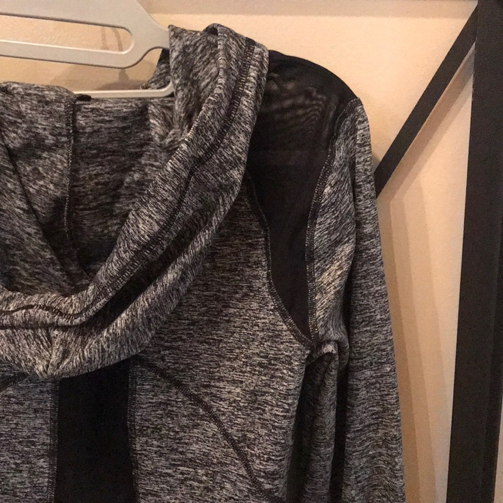 Express Core Performance Hoodie (size xs) - Picture 3 of 3
